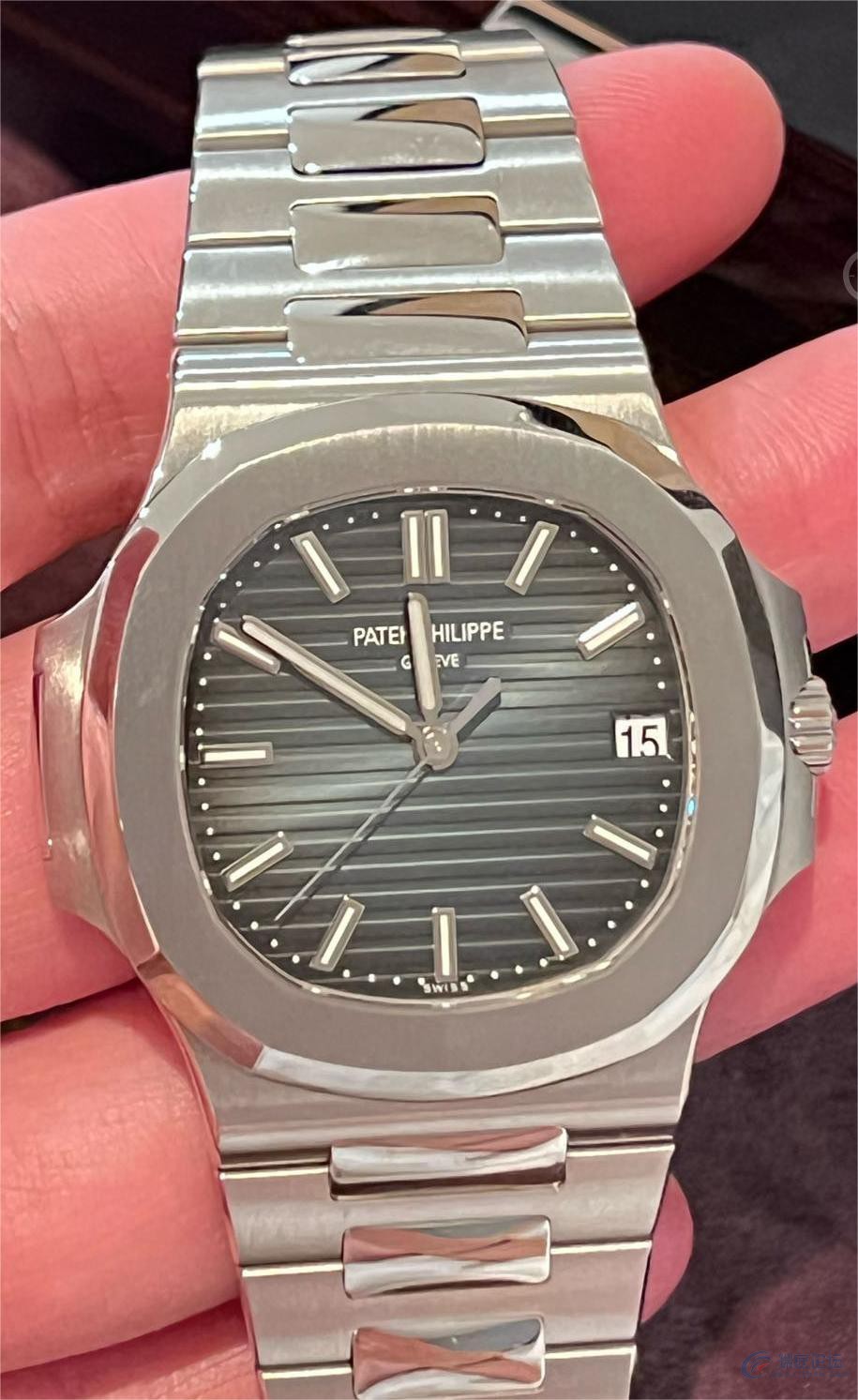 百达翡丽Patek鹦鹉螺Nautilus5711蓝盘