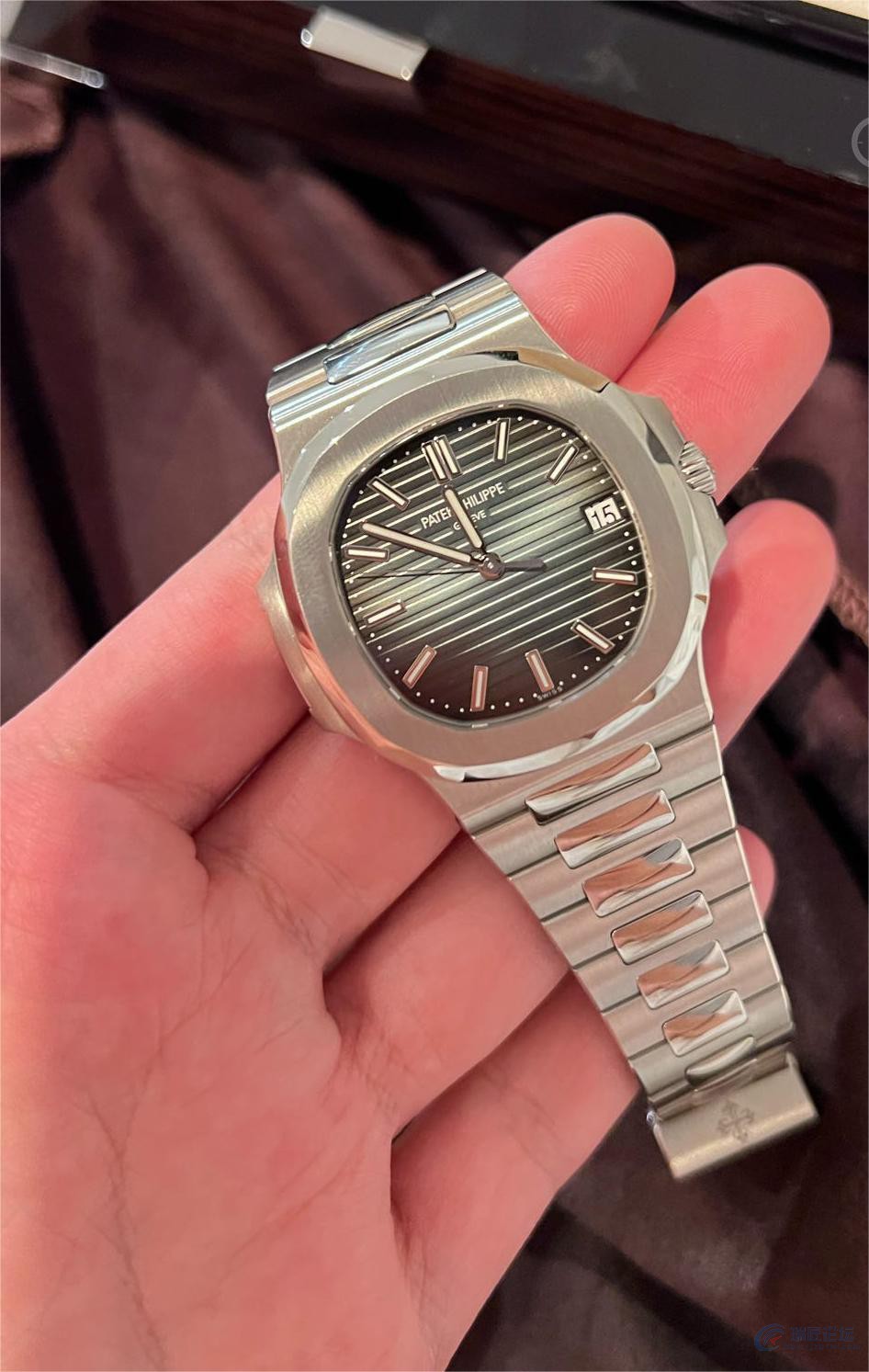 百达翡丽Patek鹦鹉螺Nautilus5711蓝盘