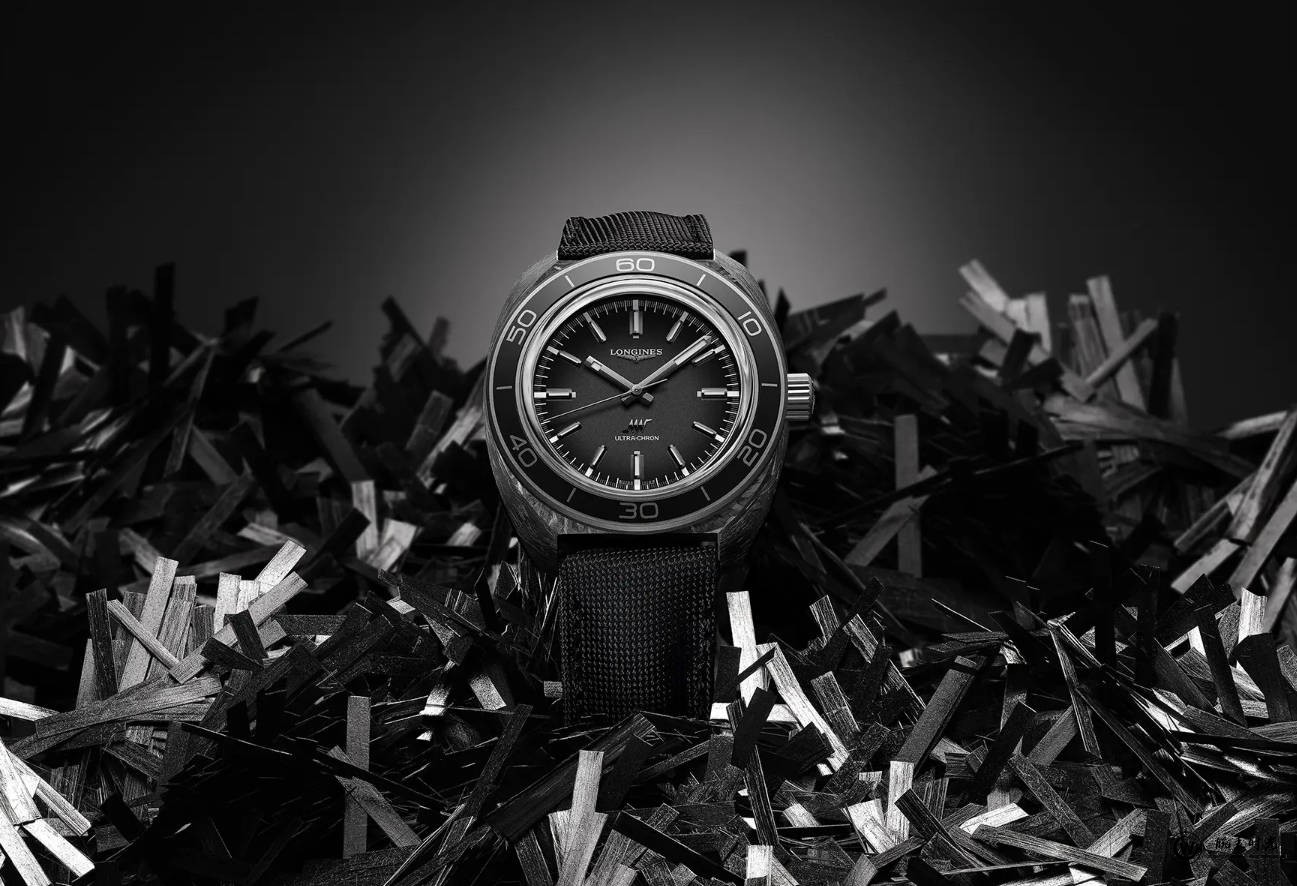 Longines Ultra-Chron Carbon：轻盈与精准的潜水腕表